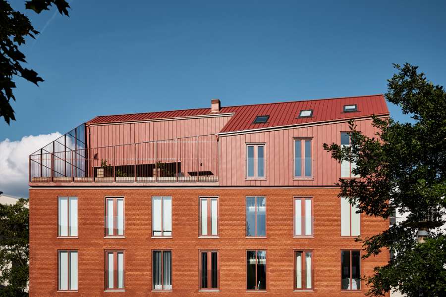 Atypisk asymmetri med stål på toppen, Bjerggade 2, 4600 Køge